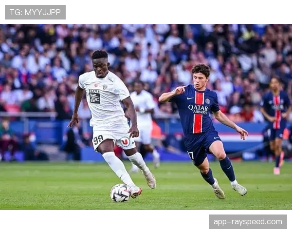 吉鲁终结两个月进球荒，助里尔大胜巴黎FC